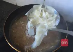 Illustration of how to make clam noodles made of dumpling skins 17