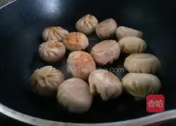 Illustration of how to fry steamed buns 2