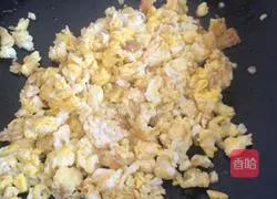 Illustration of how to make three fresh stuffed dumplings 2