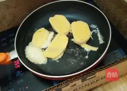 Illustration of how to make crispy steamed buns 6