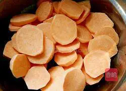 Illustration of how to make sweet potato steamed buns 1