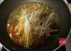 Illustration of how to make flower nail powder 11