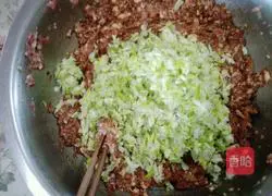 Illustration of how to make pickled cabbage and meat dumplings 4