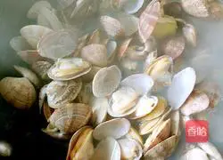 Illustration of how to make clam fried rice 3