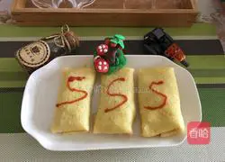 Illustration of how to make fried rice wrapped in egg pancakes 8