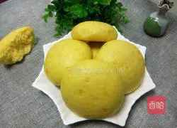 Illustration of how to make old pumpkin steamed buns 13