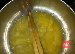 Illustration of how to make sardines, fungus, ham and fried rice 2 