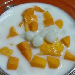 Mango glutinous rice balls