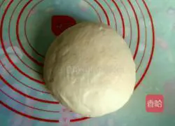 Illustration of how to make steamed buns stuffed with cabbage and carrots and meat 9