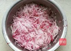 Illustration of how to make pork and radish buns 4