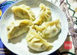 Illustration of how to make pot stickers and dumplings 8