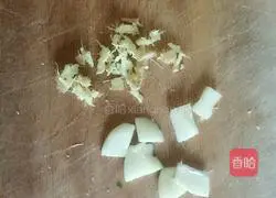 Illustration of how to mix bean sprouts with gluten 3