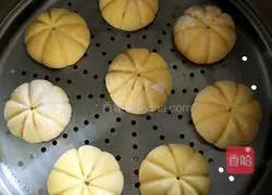 Illustration of how to make small pumpkin steamed buns 6