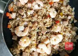 Pattaya Fried Rice (Omelet Rice) Recipe Illustration 9