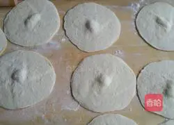 Illustration of how to make beef and radish buns 8