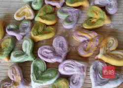Illustration of how to make rainbow pattern steamed buns 10