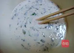 Illustration of how to make leek and egg pancakes 7