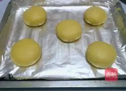 Illustration of how to make Rushan wedding cake (oven version) 4
