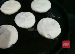 Illustration of how to make bean paste cake 8