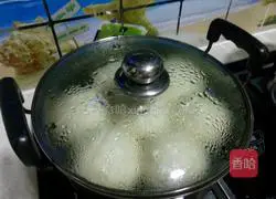 Illustration of how to make steamed buns 15