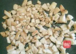 Illustration of how to make dumpling skin pot stickers 5