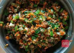 New ways to eat dumpling wrappers.Illustration of how to make small buns with dumpling wrappers 1