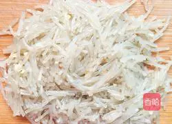 Illustration of how to make spicy vermicelli steamed bun stuffing 7