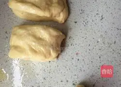 Illustration of how to make milk-flavored grilled steamed buns 2