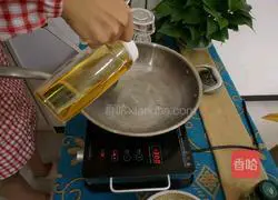 Illustration of how to make potato shredded pancakes 6