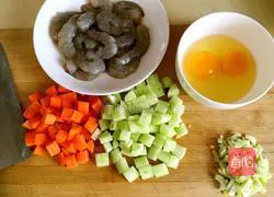 Illustration of how to make shrimp fried rice 2