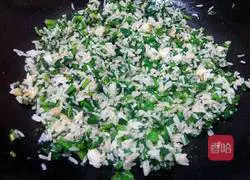 Illustration of how to make cabbage fried rice 5