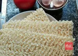 Illustration of how to make tomato and egg noodles 1