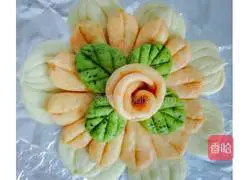 Illustration of how to make three-color fancy steamed buns 7