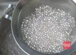 Illustration of how to make coconut milk sago dumplings and dragon fruit cup 1