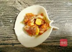 Illustration of how to wrap crescent-shaped dumplings 6