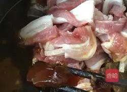 Big meat fried noodles Illustration of how to do it 3