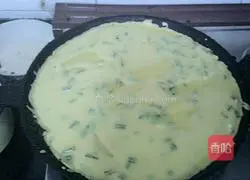 Illustration of how to make egg pancakes 3