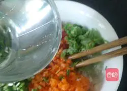 Illustration of how to make carrot okra pancakes 5