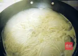 Illustration of how to make lazy noodles 4