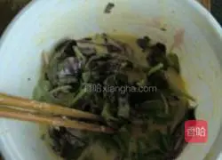 Illustration of how to make amaranth egg pancake 4