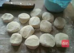 Illustration of how to make yellow garlic sprouts (chive yellow) and meat dumplings (home-style steamed dumplings) 8