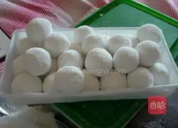 Illustration of how to make glutinous rice balls by hand 9