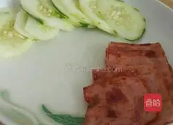 Illustration of how to make a simple deluxe sandwich 6