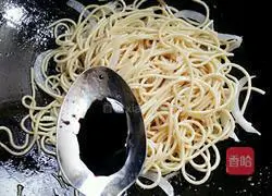 Illustration of how to make vegetarian fried noodles 11