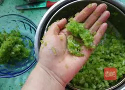 Illustration of how to make celery dumpling soup with rice 6