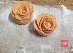 Illustration of how to make carrot and rose steamed buns 11