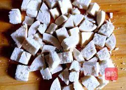 Illustration of how to make golden fried steamed buns 4