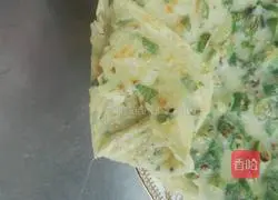 Illustration of how to make egg pancakes with chives and sweet potato leaves 8