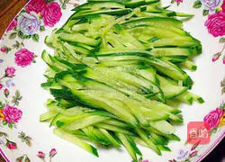 Illustration of how to make noodles with shiitake mushrooms and diced tomatoes 5