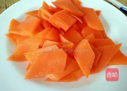 Illustration of how to make carotene dumpling stuffing 1